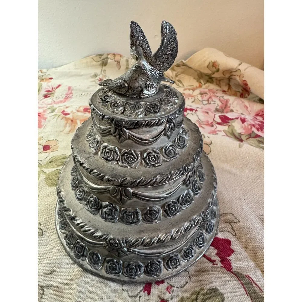 Vintage silver wedding cake ring holder, jewelry box, wedding ring holder